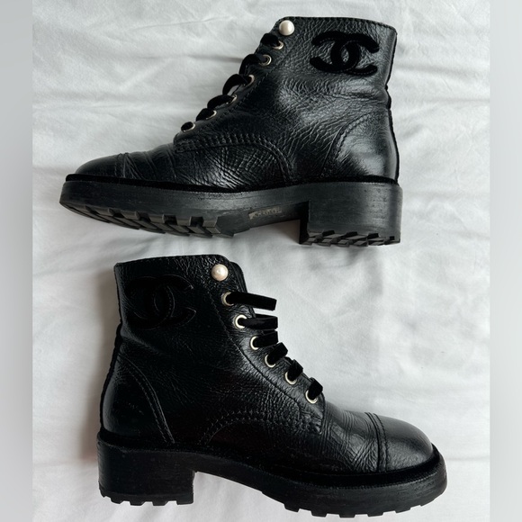 CHANEL Shiny Calfskin Leather Boots